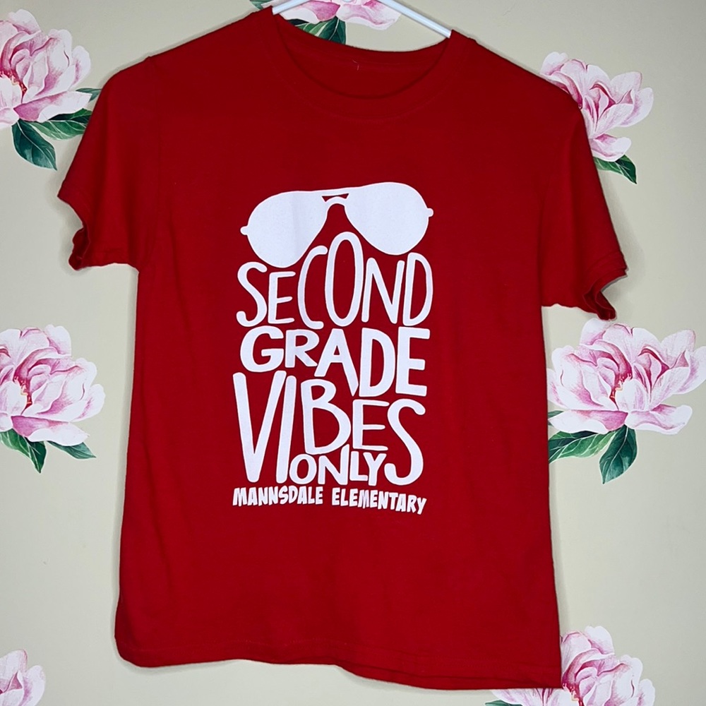 2nd Grade T-shirt Mannsdale Elementary Unisex.  A-A-17